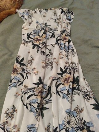Vestido blanco floral sin mangas