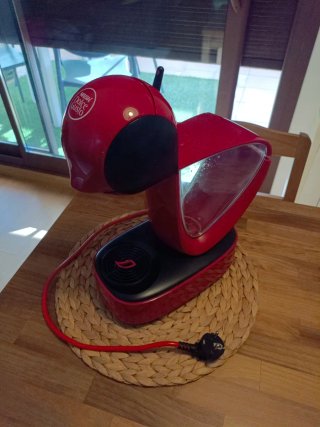 Cafetera Dolce Gusto Roja