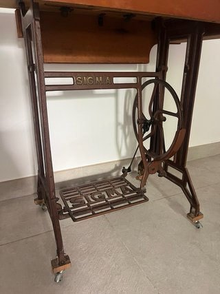 Mesa de coser Sigma madera y metal