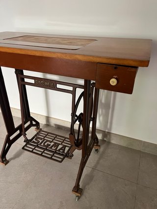 Mesa de coser Sigma madera y metal
