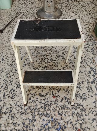 Escalera de dos peldaños
