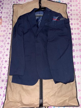Traje azul oscuro