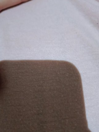 Camisa rosa con estampado de graffiti