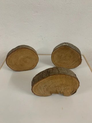 Rodajas de madera hechas a mano