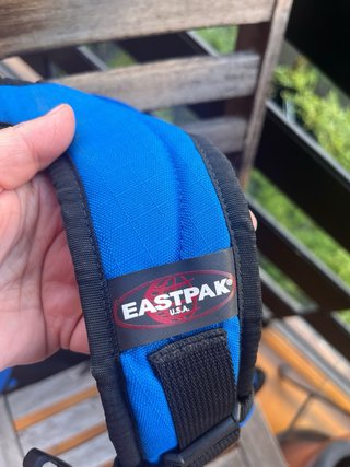 Mochila Eastpak azul y naranja