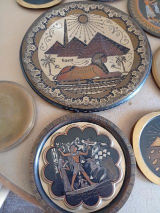 Conjunto de 9 platos decorativos Egipto metal