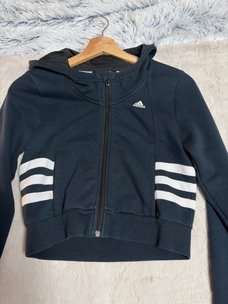 Chaqueta Adidas chica negra y blanca
