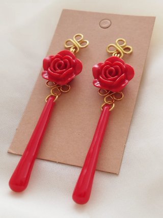 Pendientes flamenca rosas roja y lágrimas resina