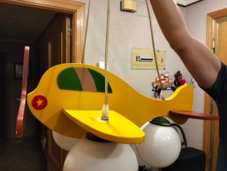 Lámpara infantil avión amarillo