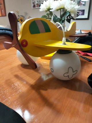 Lámpara infantil avión amarillo