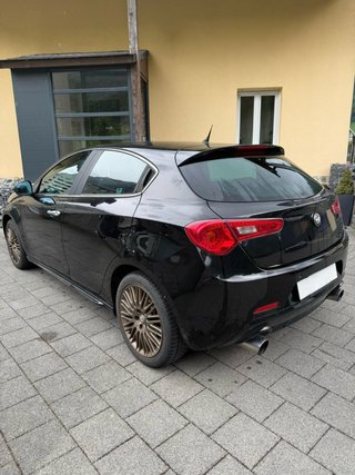 Alfa Romeo Giulia 1.4T 170PS