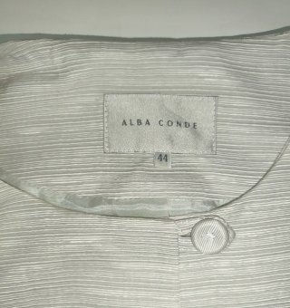 Chaqueta Alba Conde Blanca tipo Chanel