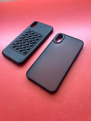 Dos fundas para un iPhone XS