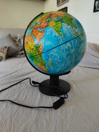 Mappamondo con luce