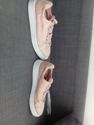 Zapatillas rosas y blancas