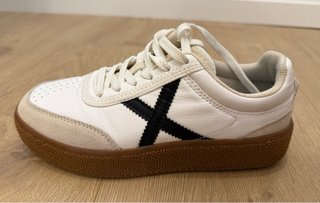 Zapatillas Munich Mujer Blancas y Negras