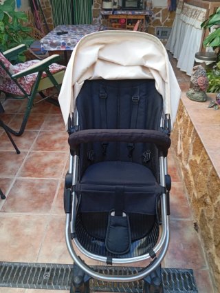 Cochecito de bebé seminuevo