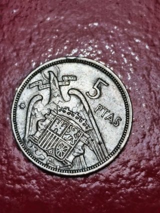 Moneda 5 Pesetas 1957, sin año en la estrella