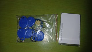 Cerradura acceso con llaves y tarjetas