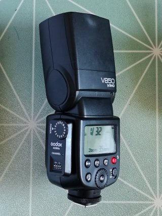 2 Flashes Godox V850 + Disparador Radio
