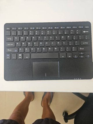 Teclado Bluetooth Inalámbrico con Trackpad / Touch