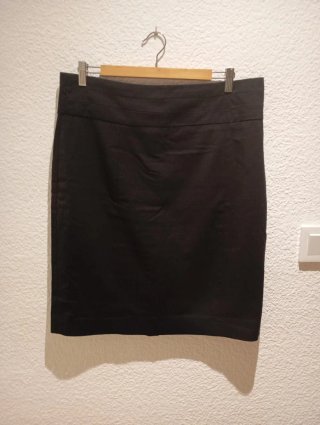 Falda tubo oficina negra talla 44-46