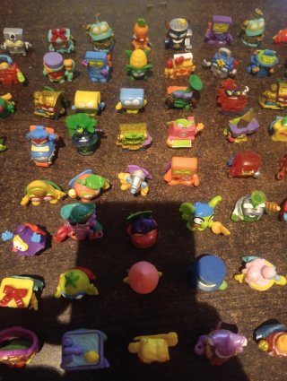 Lote 83 figuras Superthings