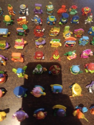 Lote 83 figuras Superthings