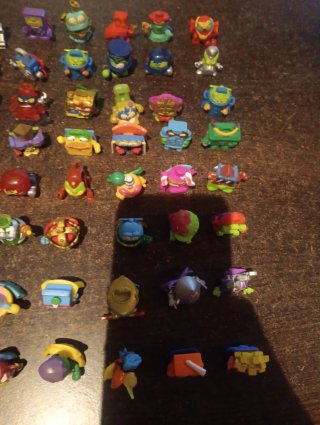 Lote 83 figuras Superthings