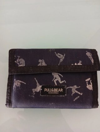 Cartera Pull&Bear estampada