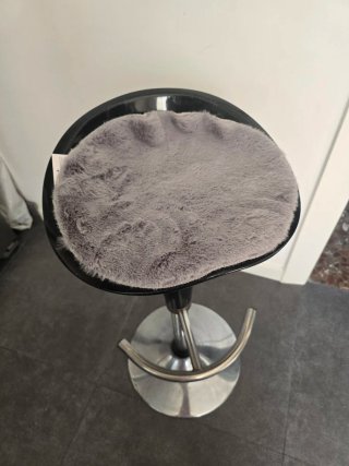 Taburete de barra negro y plateado