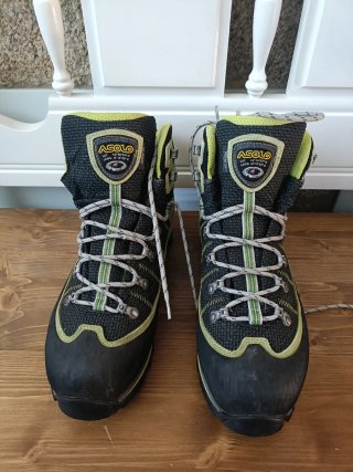 Botas de montaña Asolo semirrígidas