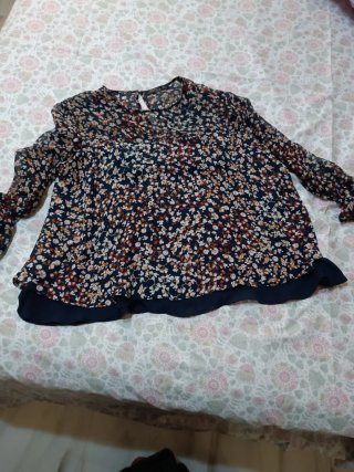 Camisa juvenil estampada flores