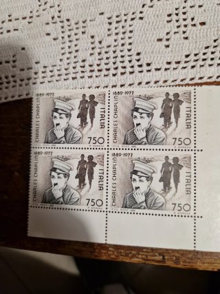 Francobollo Charles Chaplin Italia 1989