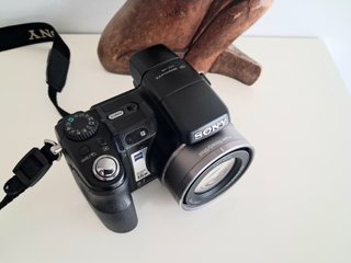 Sony Cyber-Shot DSC-H9
