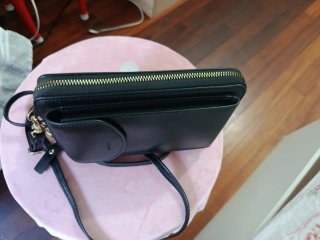 Cartera móvil MINISO negra