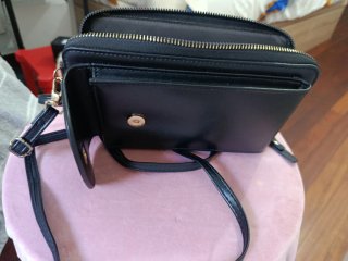 Cartera móvil MINISO negra