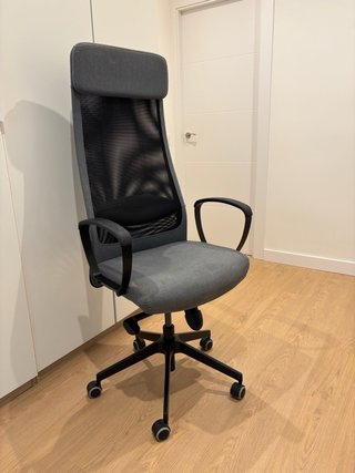 Silla IKEA MARKUS gris – ergonómica con ruedas