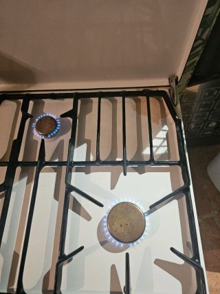 Cocina de gas blanca