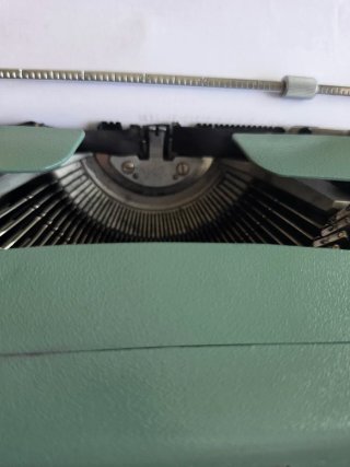 Máquina de escribir Olivetti Lettera 32