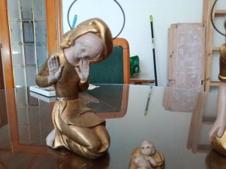 Belén figuras resina dorado