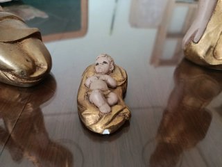 Belén figuras resina dorado