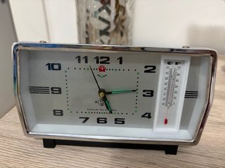 Orologio da tavolo con termometro funzionante