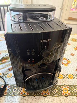 Cafetera Krups Negra