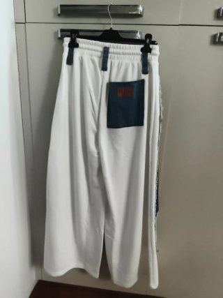 Pantaloni tuta denim strappati