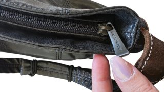 Borsa vintage pelle nera effetto lucido Y2K