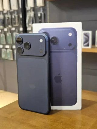 IPHONE 17 PRO MAX 256GB AZUL BATE 100% - 25 CICLOS