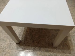 Mesa auxiliar blanca Ikea