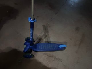 Patinete 3 Ruedas Azul Niño con luces