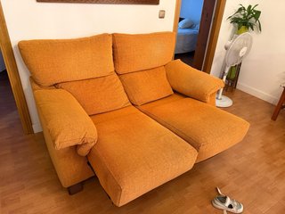 Sofá de 2 plazas en tela naranja